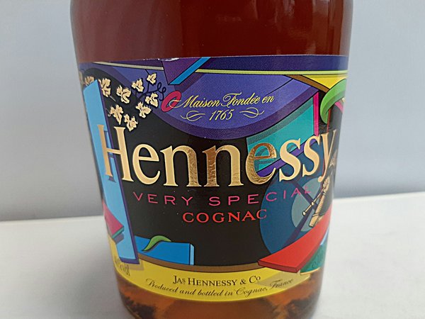 Hennessy  KAWS Edition VS Cognac